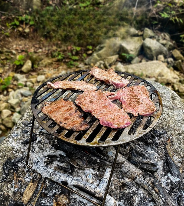 Grille Barbecue Ronde en Titane Nomad Cooking